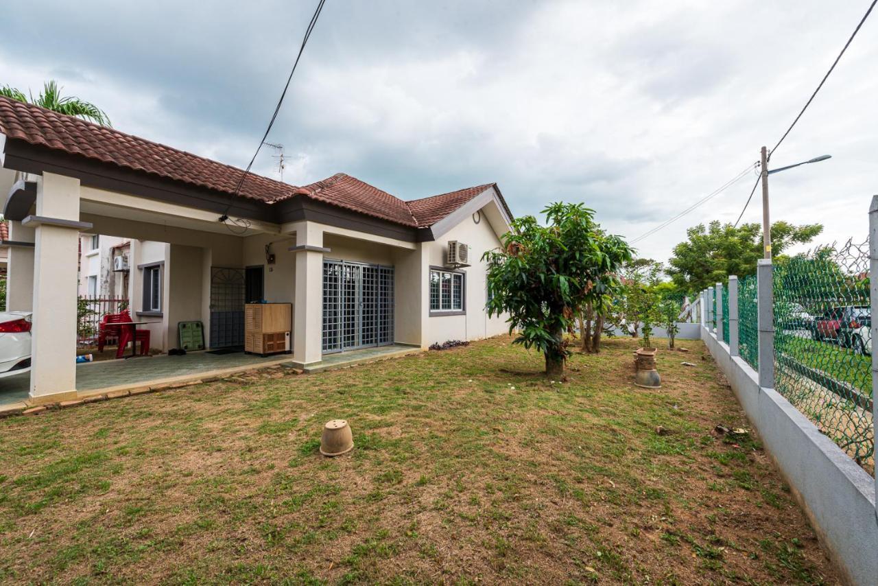 3Br Retreat Homestay Near To Goldcoast, Sepang By Verano Sungai Pelek Exterior foto
